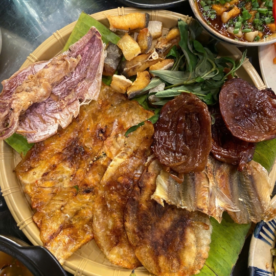 Mẹt khô thấm bia