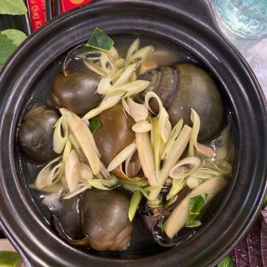 Ốc bươu hấp xả